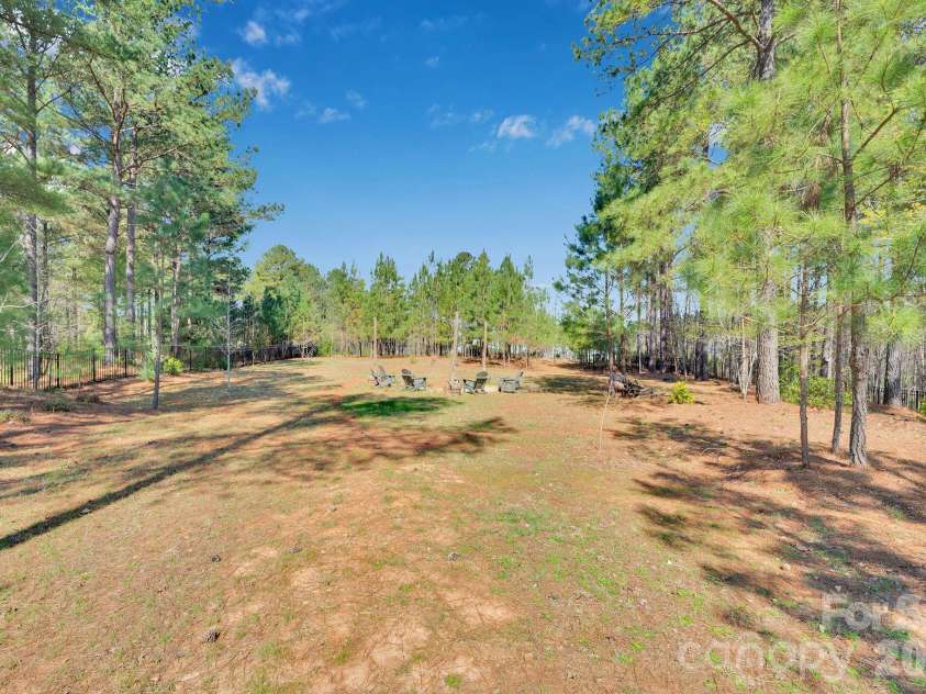 6129 Hawk View Road, Waxhaw, NC 28173.  MLS# CAR4359758, YatesRealty ID 19088. 