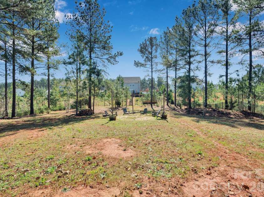 6129 Hawk View Road, Waxhaw, NC 28173.  MLS# CAR4359758, YatesRealty ID 19088. 