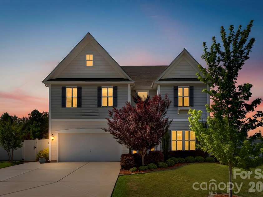 6129 Hawk View Road, Waxhaw, NC 28173.  MLS# CAR4359758, YatesRealty ID 19088. 