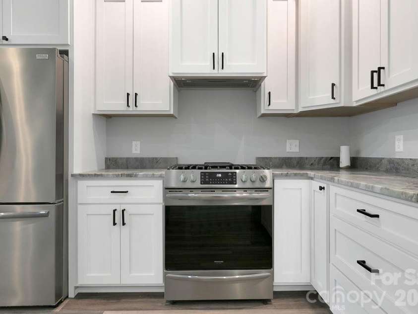 404 High Ridge Drive, Mills River, NC 28759.  MLS# CAR4371927, YatesRealty ID 19089. 