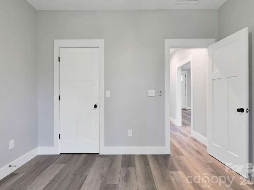 404 High Ridge Drive, Mills River, NC 28759.  MLS# CAR4371927, YatesRealty ID 19089. 