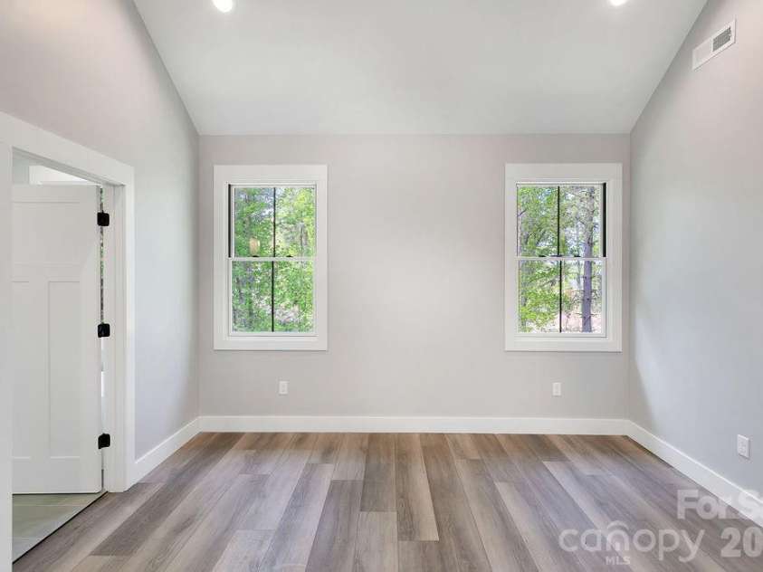 404 High Ridge Drive, Mills River, NC 28759.  MLS# CAR4371927, YatesRealty ID 19089. 