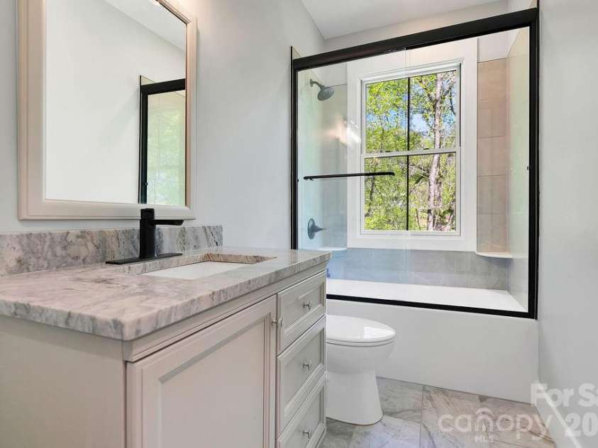 404 High Ridge Drive, Mills River, NC 28759.  MLS# CAR4371927, YatesRealty ID 19089. Guest Bath