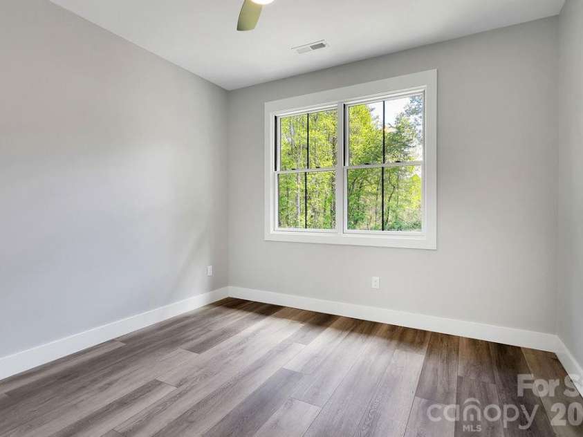 404 High Ridge Drive, Mills River, NC 28759.  MLS# CAR4371927, YatesRealty ID 19089. Guest Bedroom