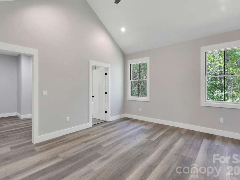 404 High Ridge Drive, Mills River, NC 28759.  MLS# CAR4371927, YatesRealty ID 19089. Primary Bedroom