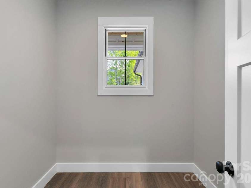 404 High Ridge Drive, Mills River, NC 28759.  MLS# CAR4371927, YatesRealty ID 19089. Storage/ Office Space