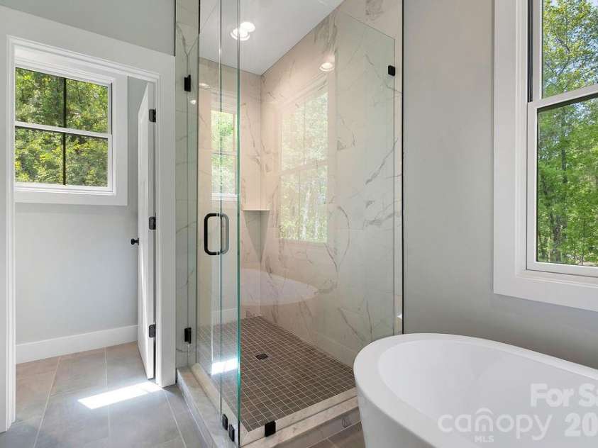 404 High Ridge Drive, Mills River, NC 28759.  MLS# CAR4371927, YatesRealty ID 19089. Walk In Shower