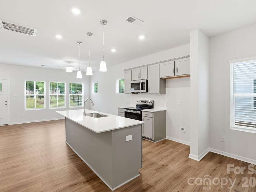 5853 Tuckaseegee Road, Charlotte, NC 28208.  MLS# CAR4401593, YatesRealty ID 1909. 