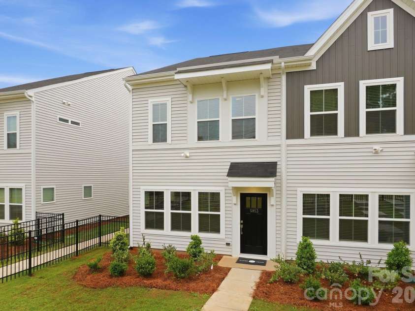 5853 Tuckaseegee Road, Charlotte, NC 28208.  MLS# CAR4401593, YatesRealty ID 1909. 