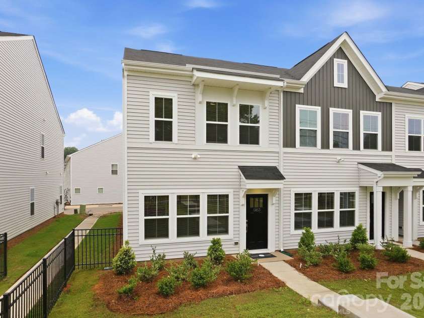 5853 Tuckaseegee Road, Charlotte, NC 28208.  MLS# CAR4401593, YatesRealty ID 1909. 