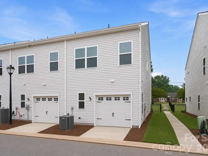 5853 Tuckaseegee Road, Charlotte, NC 28208.  MLS# CAR4401593, YatesRealty ID 1909. 
