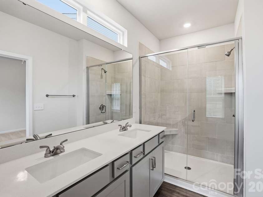 5853 Tuckaseegee Road, Charlotte, NC 28208.  MLS# CAR4401593, YatesRealty ID 1909. Primary bath