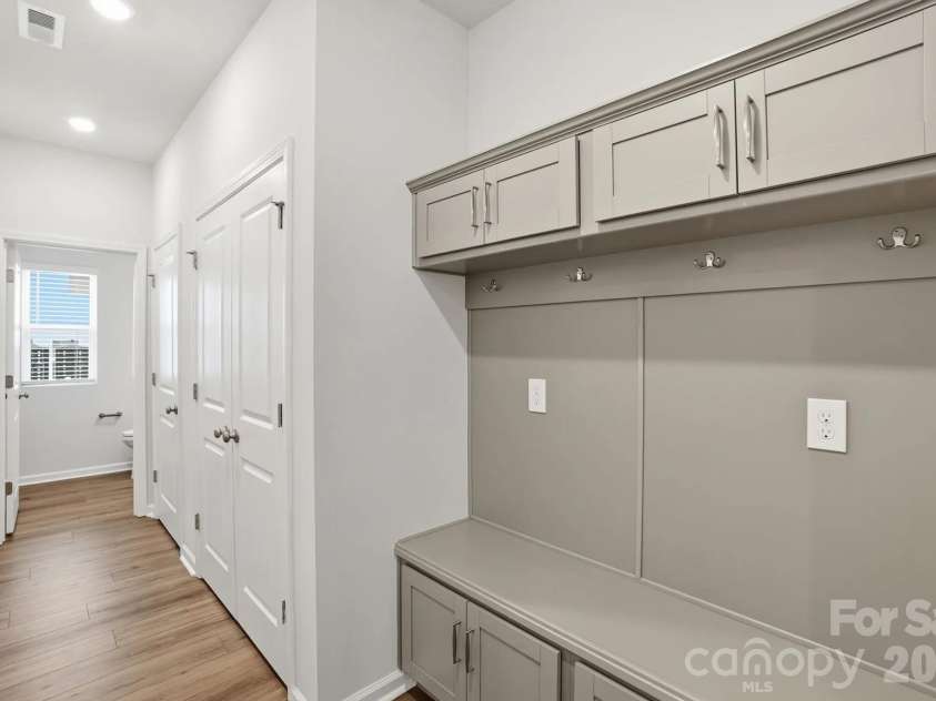 5853 Tuckaseegee Road, Charlotte, NC 28208.  MLS# CAR4432952, YatesRealty ID 1909. 
