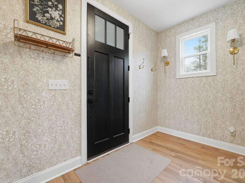 3534 Simmons Street, Charlotte, NC 28208.  MLS# CAR4335509, YatesRealty ID 19091. 