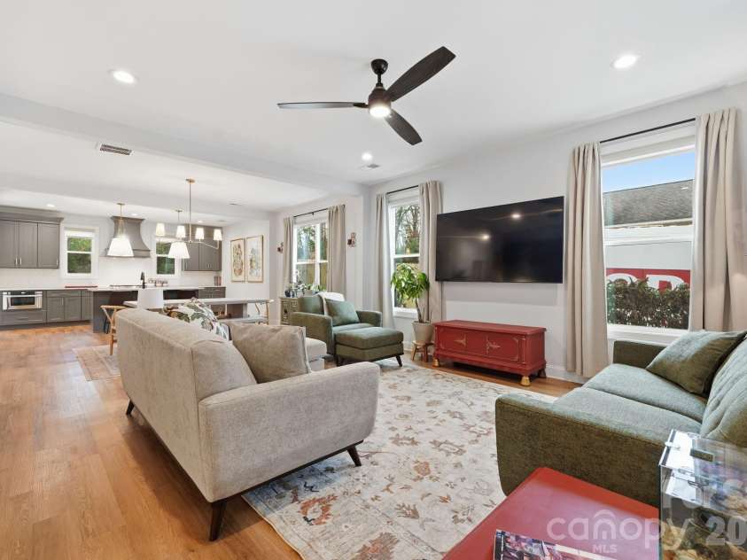3534 Simmons Street, Charlotte, NC 28208.  MLS# CAR4335509, YatesRealty ID 19091. 