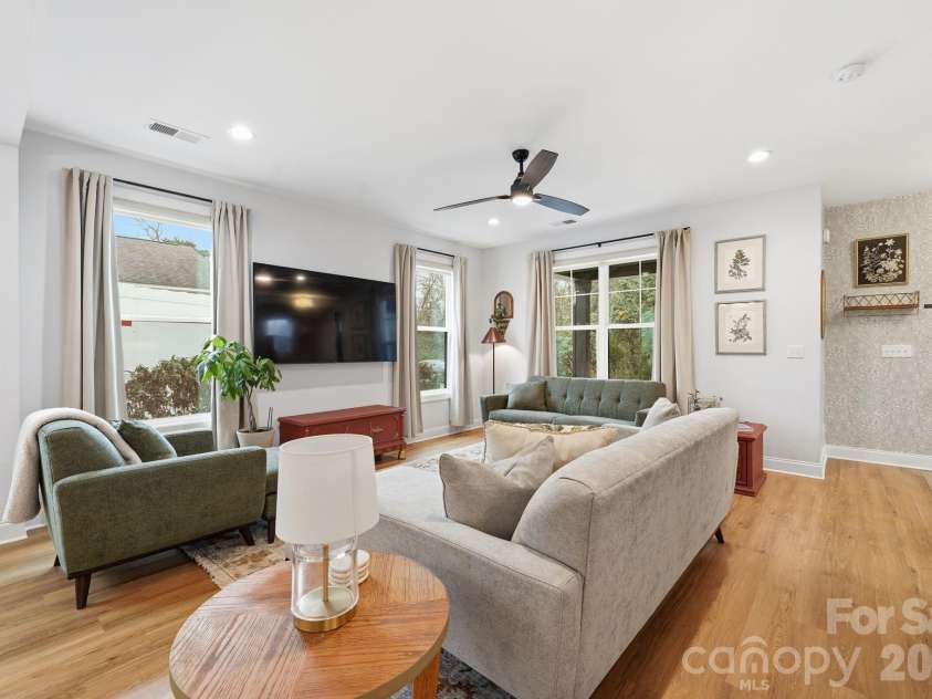 3534 Simmons Street, Charlotte, NC 28208.  MLS# CAR4335509, YatesRealty ID 19091. 