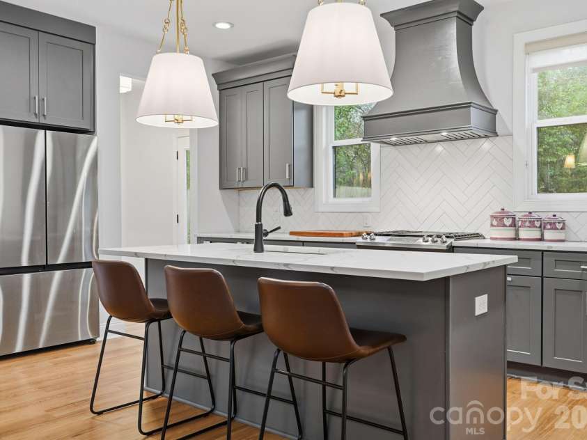 3534 Simmons Street, Charlotte, NC 28208.  MLS# CAR4335509, YatesRealty ID 19091. 
