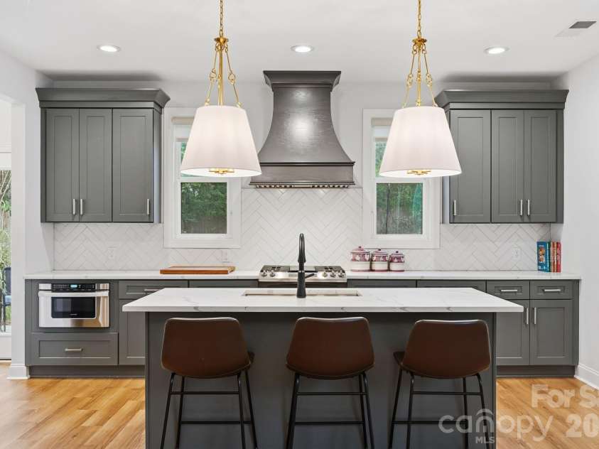 3534 Simmons Street, Charlotte, NC 28208.  MLS# CAR4335509, YatesRealty ID 19091. 