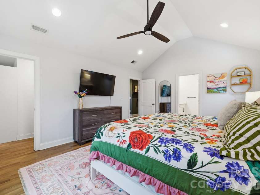 3534 Simmons Street, Charlotte, NC 28208.  MLS# CAR4335509, YatesRealty ID 19091. 