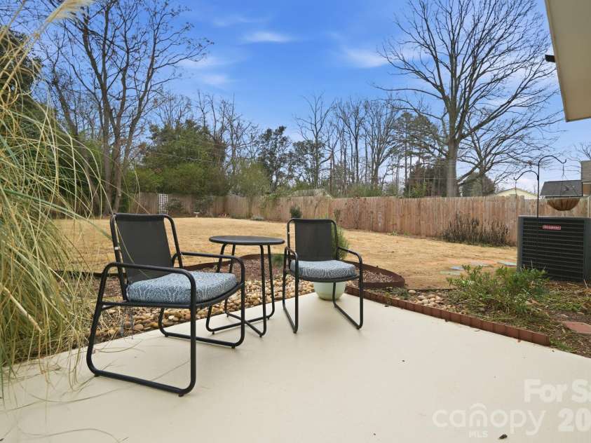 3534 Simmons Street, Charlotte, NC 28208.  MLS# CAR4335509, YatesRealty ID 19091. 
