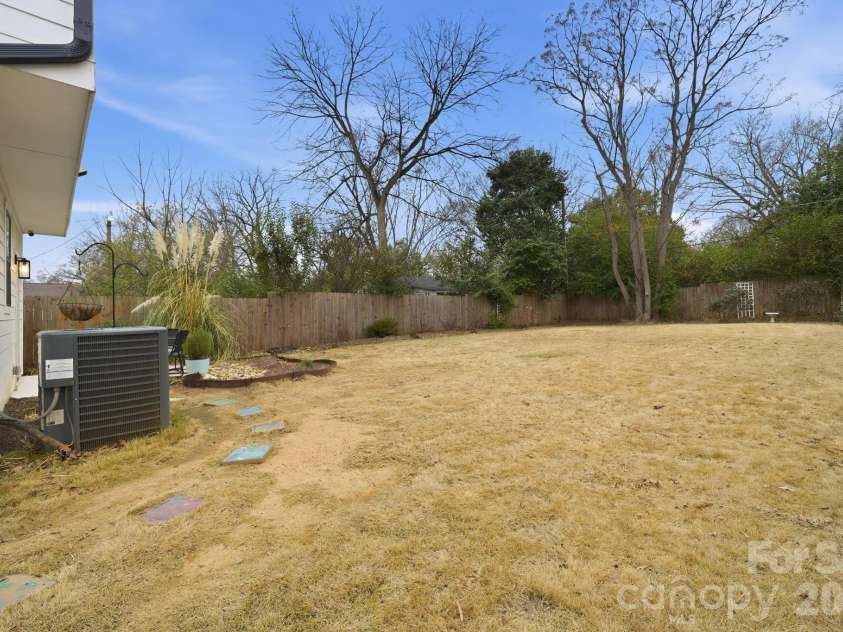 3534 Simmons Street, Charlotte, NC 28208.  MLS# CAR4335509, YatesRealty ID 19091. 