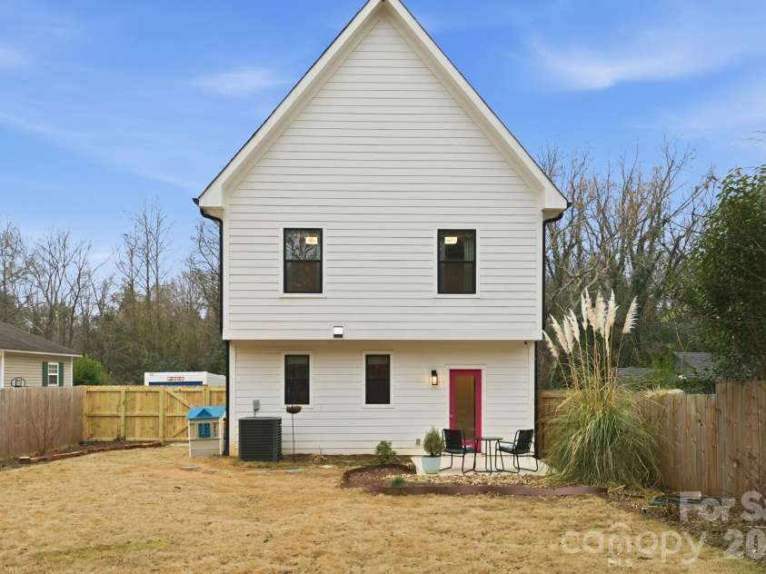 3534 Simmons Street, Charlotte, NC 28208.  MLS# CAR4335509, YatesRealty ID 19091. 