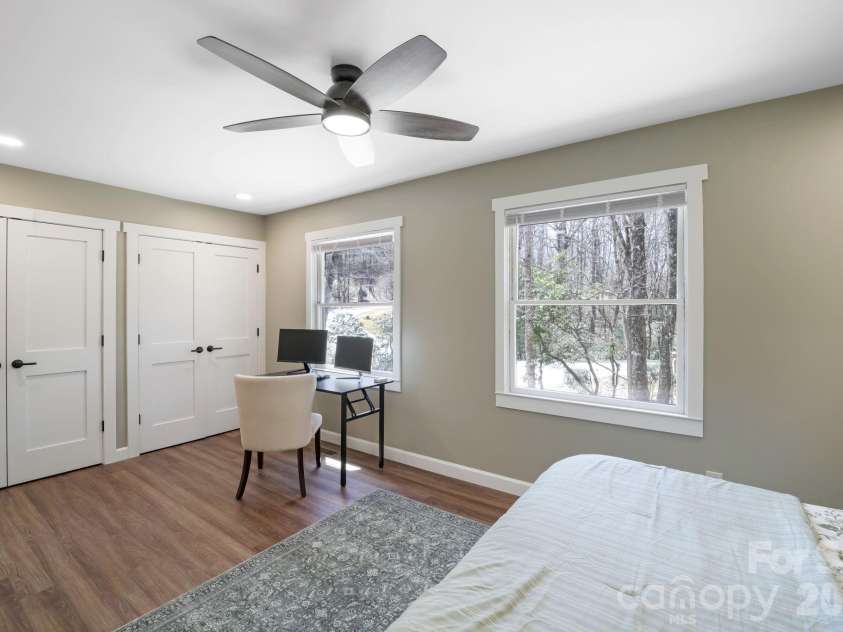 417 Soquili Drive, Brevard, NC 28712.  MLS# CAR4366623, YatesRealty ID 19092. 