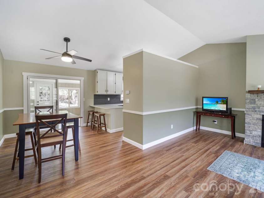 417 Soquili Drive, Brevard, NC 28712.  MLS# CAR4366623, YatesRealty ID 19092. Open Floor Plan