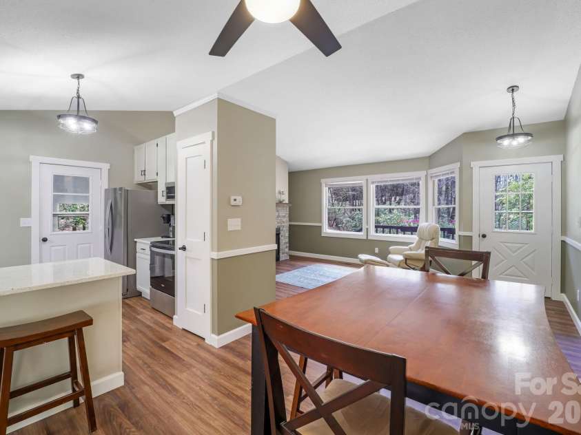 417 Soquili Drive, Brevard, NC 28712.  MLS# CAR4424446, YatesRealty ID 19092. 