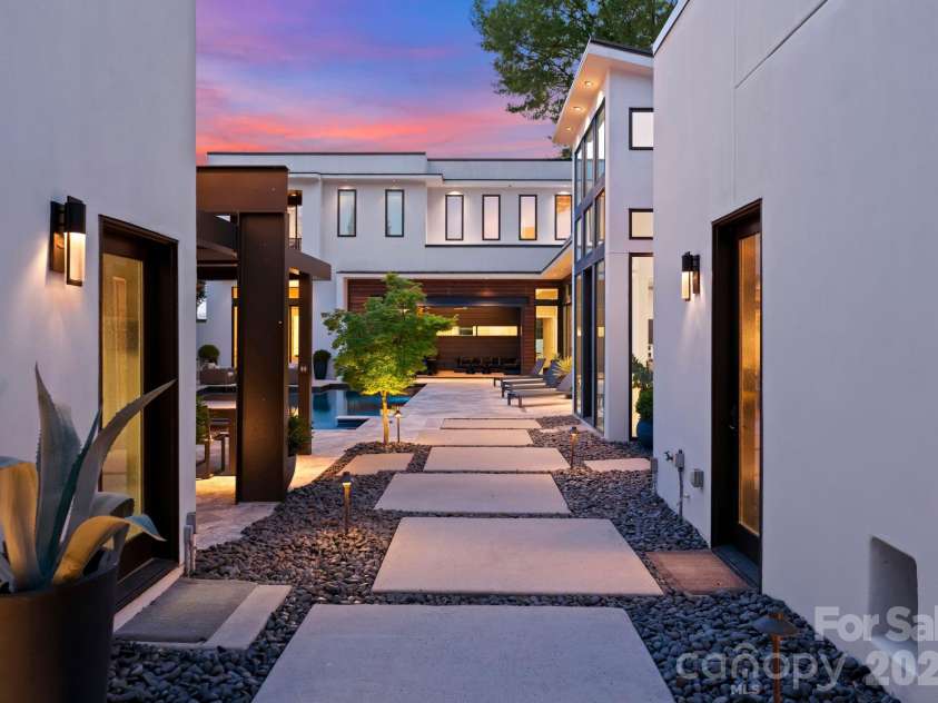 1928 8th Street, Charlotte, NC 28204.  MLS# CAR4377446, YatesRealty ID 19093. Private Courtyard
