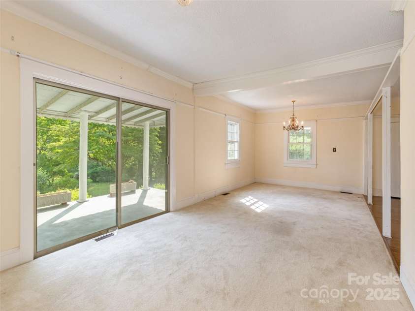 34 Lockhart Road, Tryon, NC 28782.  MLS# CAR4270082, YatesRealty ID 19094. 