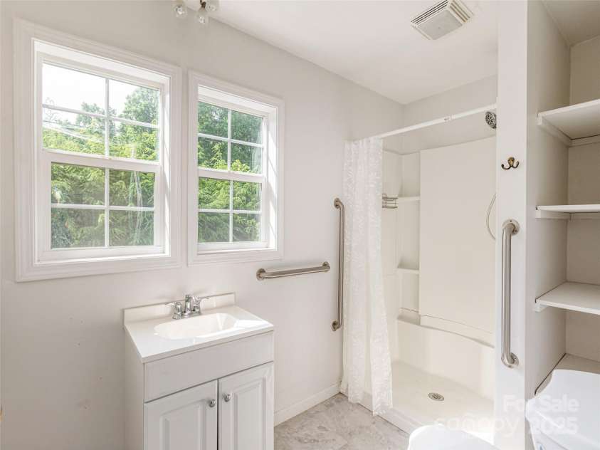 34 Lockhart Road, Tryon, NC 28782.  MLS# CAR4270082, YatesRealty ID 19094. 