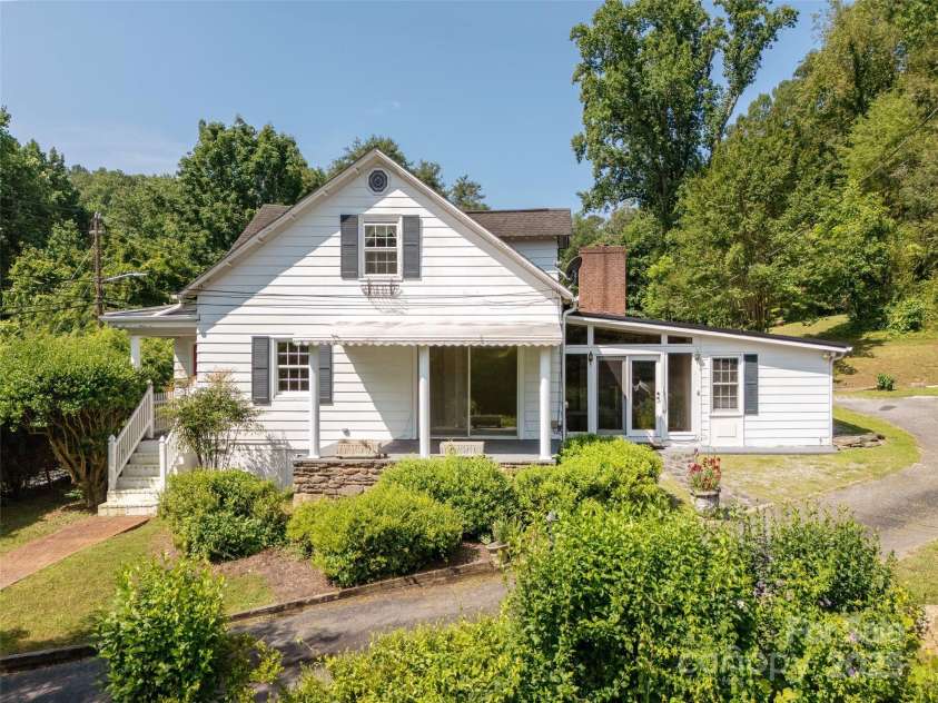 34 Lockhart Road, Tryon, NC 28782.  MLS# CAR4270082, YatesRealty ID 19094. 