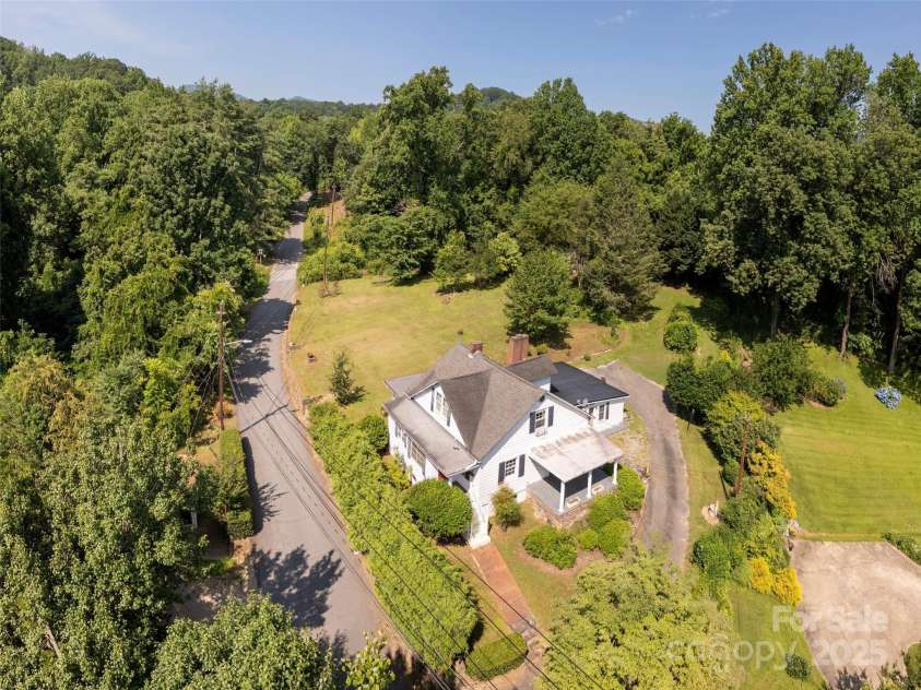 34 Lockhart Road, Tryon, NC 28782.  MLS# CAR4270082, YatesRealty ID 19094. 