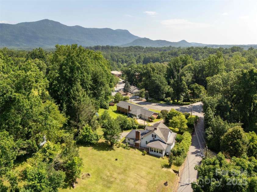 34 Lockhart Road, Tryon, NC 28782.  MLS# CAR4270082, YatesRealty ID 19094. 