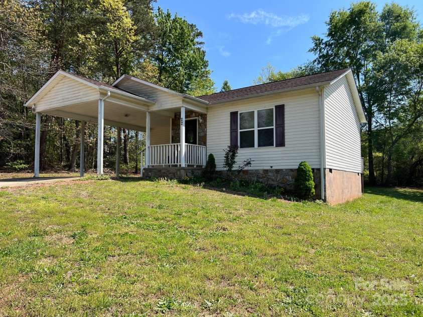 22 Congress Street, Granite Falls, NC 28630.  MLS# CAR4267256, YatesRealty ID 19096. 