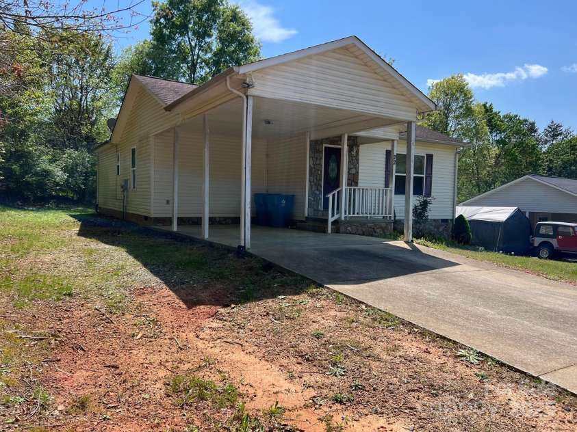 22 Congress Street, Granite Falls, NC 28630.  MLS# CAR4267256, YatesRealty ID 19096. 