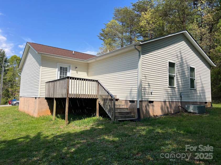 22 Congress Street, Granite Falls, NC 28630.  MLS# CAR4267256, YatesRealty ID 19096. 
