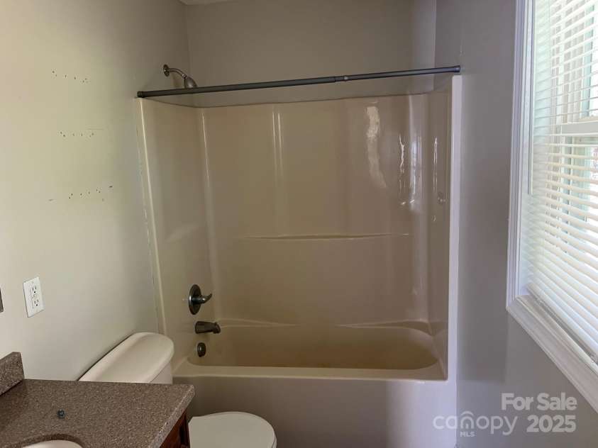 22 Congress Street, Granite Falls, NC 28630.  MLS# CAR4267256, YatesRealty ID 19096. 