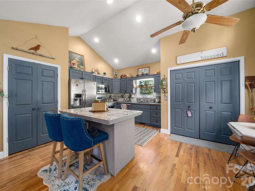 40 Whipoorwill Way, Waynesville, NC 28786.  MLS# CAR4370963, YatesRealty ID 19096. 