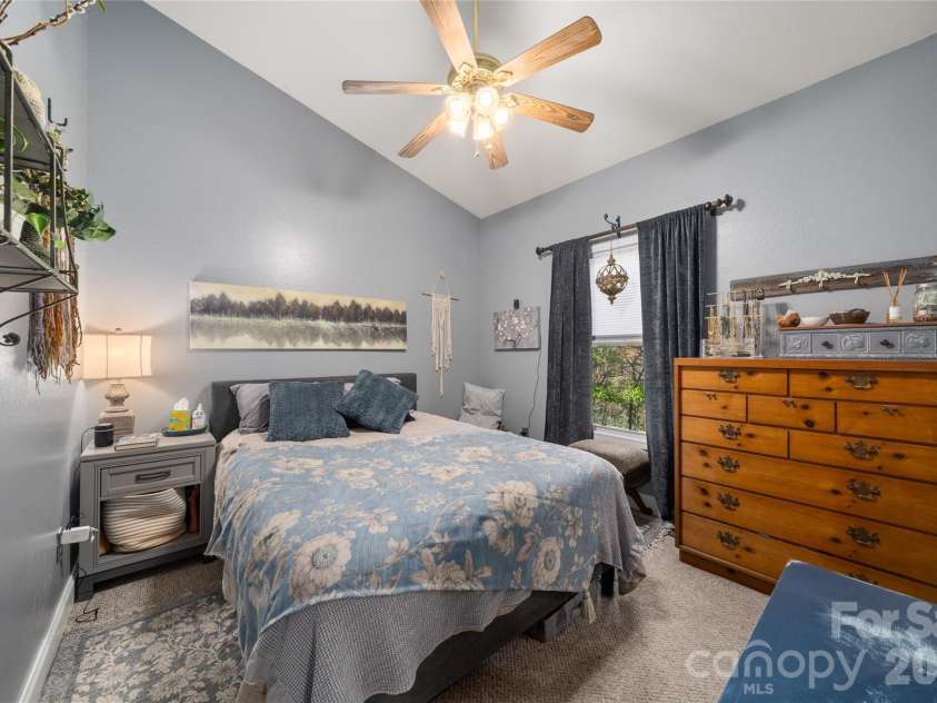 40 Whipoorwill Way, Waynesville, NC 28786.  MLS# CAR4370963, YatesRealty ID 19096. 