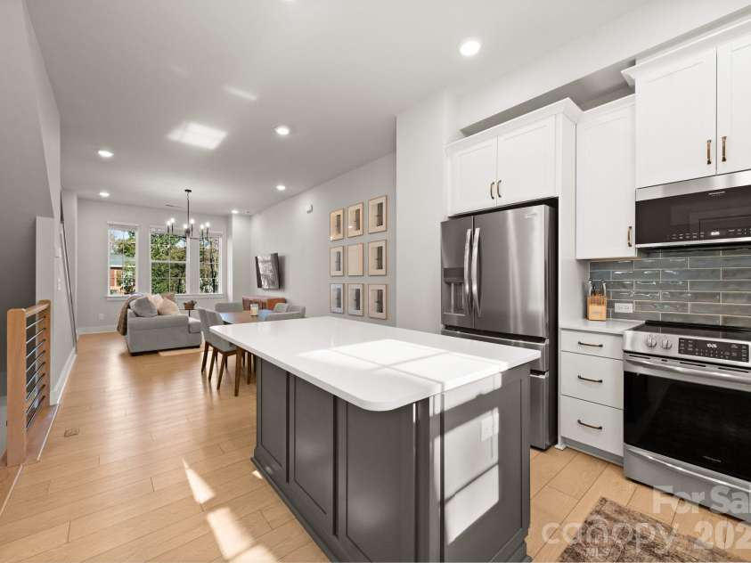 1216 Craig View Way, Charlotte, NC 28211.  MLS# CAR4343003, YatesRealty ID 19097. 