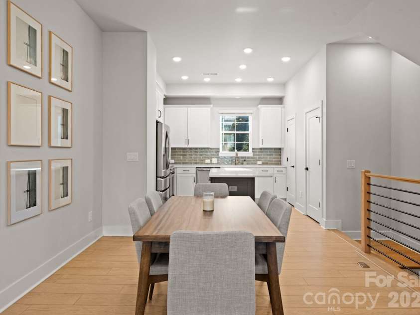1216 Craig View Way, Charlotte, NC 28211.  MLS# CAR4343003, YatesRealty ID 19097. 