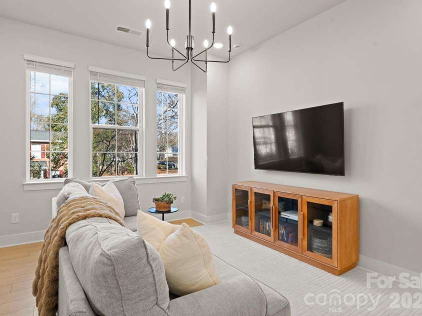 1216 Craig View Way, Charlotte, NC 28211.  MLS# CAR4343003, YatesRealty ID 19097. 