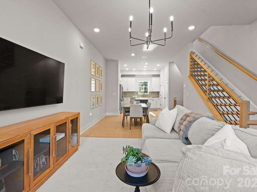 1216 Craig View Way, Charlotte, NC 28211.  MLS# CAR4343003, YatesRealty ID 19097. 