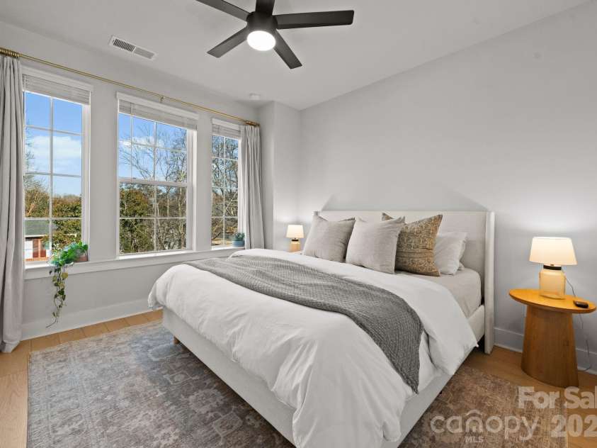 1216 Craig View Way, Charlotte, NC 28211.  MLS# CAR4343003, YatesRealty ID 19097. 