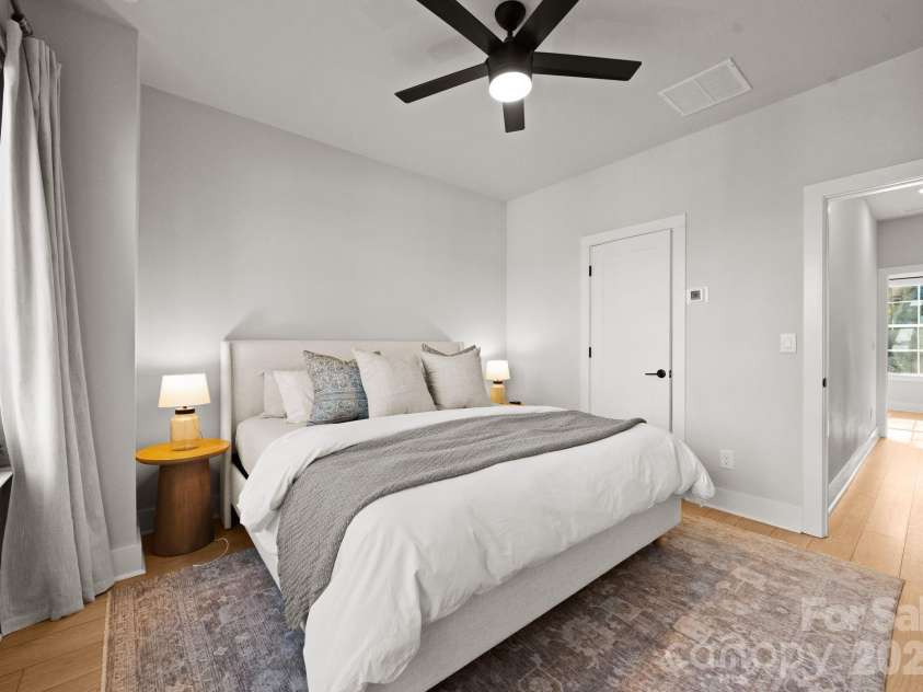 1216 Craig View Way, Charlotte, NC 28211.  MLS# CAR4343003, YatesRealty ID 19097. 