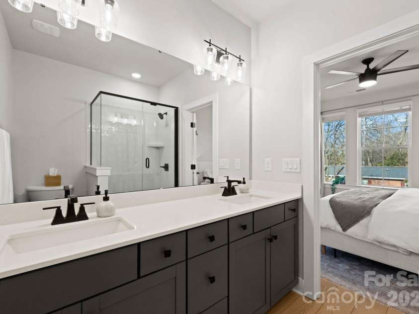 1216 Craig View Way, Charlotte, NC 28211.  MLS# CAR4343003, YatesRealty ID 19097. 