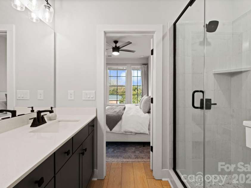 1216 Craig View Way, Charlotte, NC 28211.  MLS# CAR4343003, YatesRealty ID 19097. 