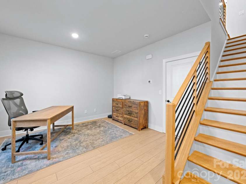 1216 Craig View Way, Charlotte, NC 28211.  MLS# CAR4343003, YatesRealty ID 19097. 